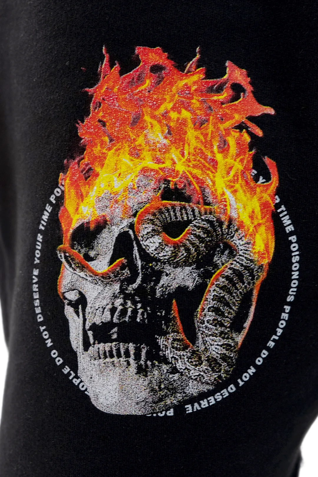VENENO SHORT EDEN SKULL