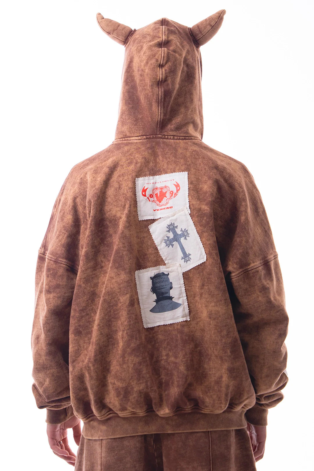 VENENO BUZO ZIPPER HORNS MARRON