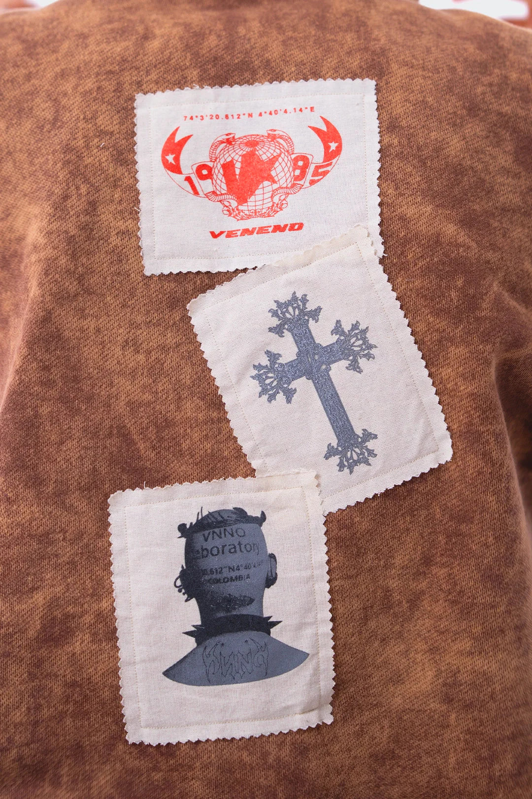 VENENO BUZO ZIPPER HORNS MARRON