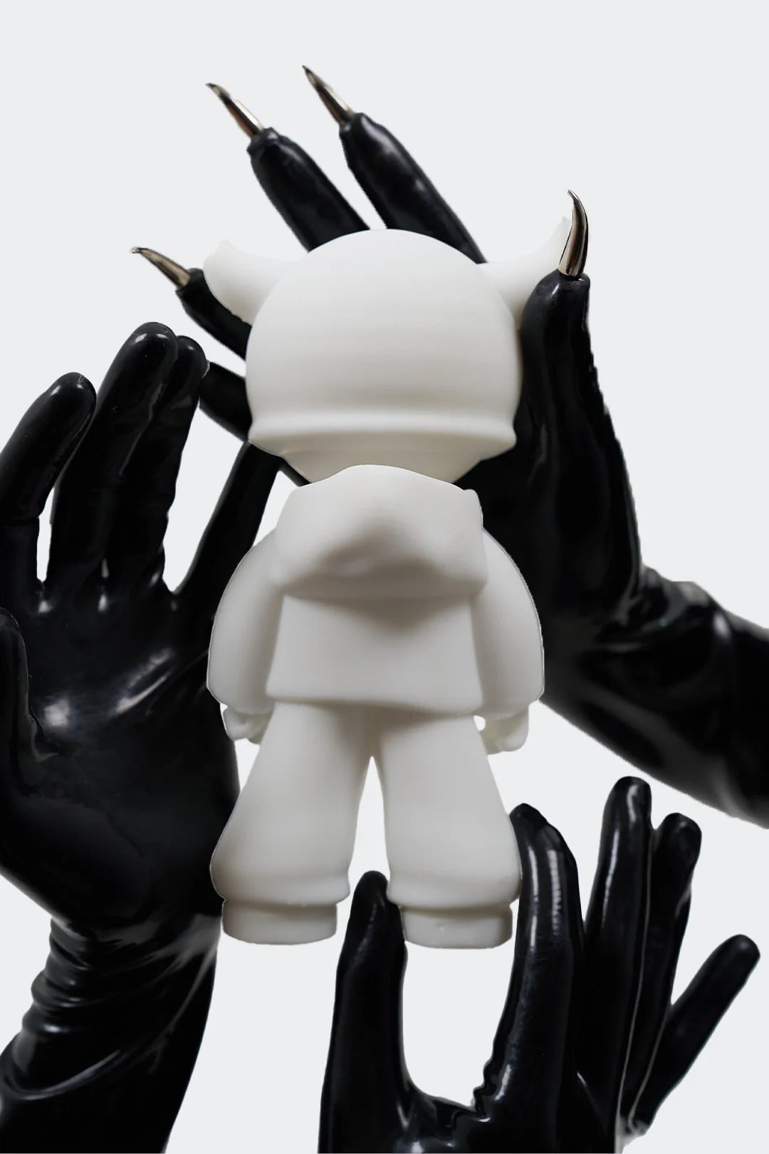 VENENO PUNKY V TOY - WHITE