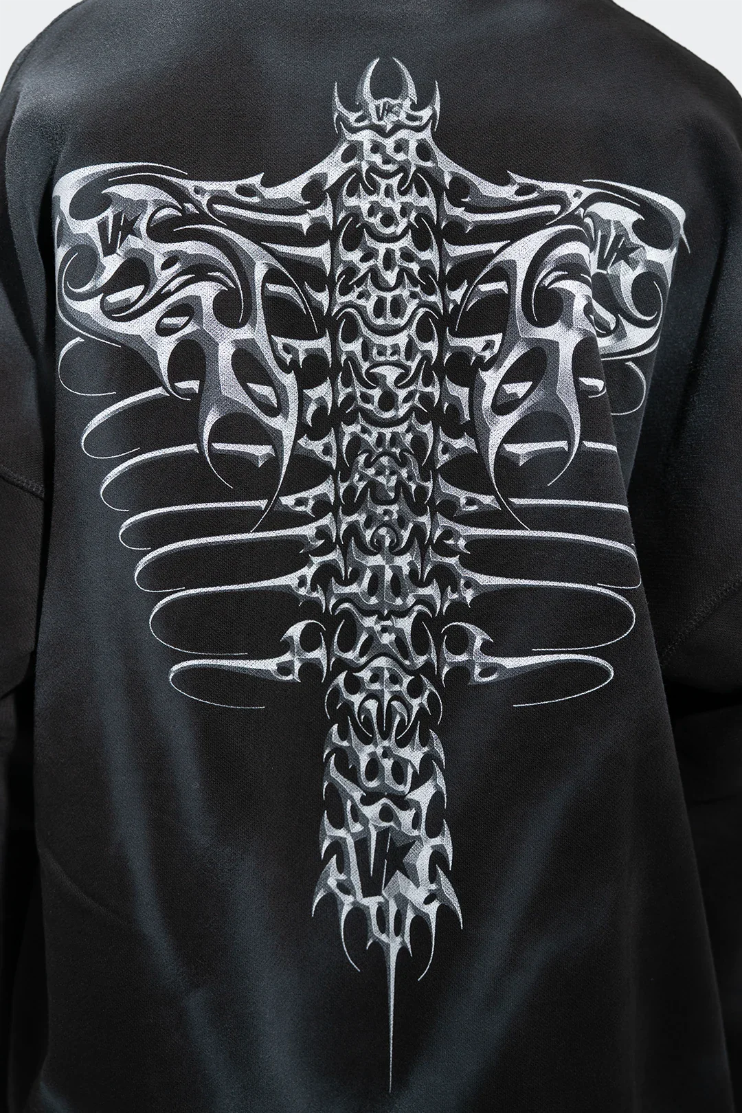 VENENO SUETER GRUNGE BONES