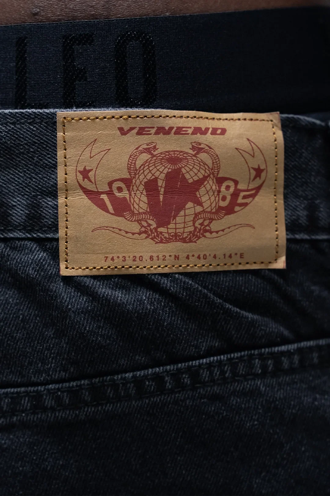 VENENO PANTALON DENIM NEGRO