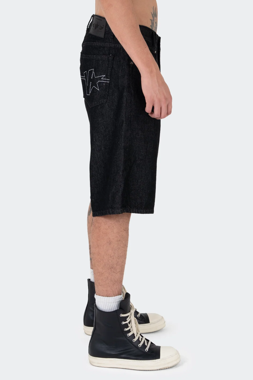 VENENO SHORT BRUTAL BLACK RAW