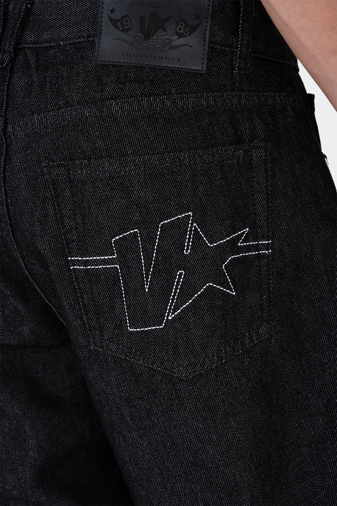 VENENO SHORT BRUTAL BLACK RAW