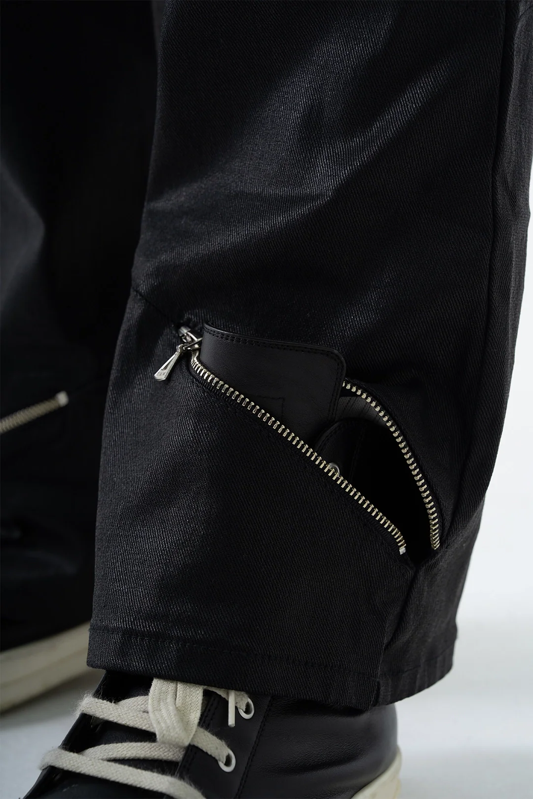 VENENO JEAN BROKE BAND