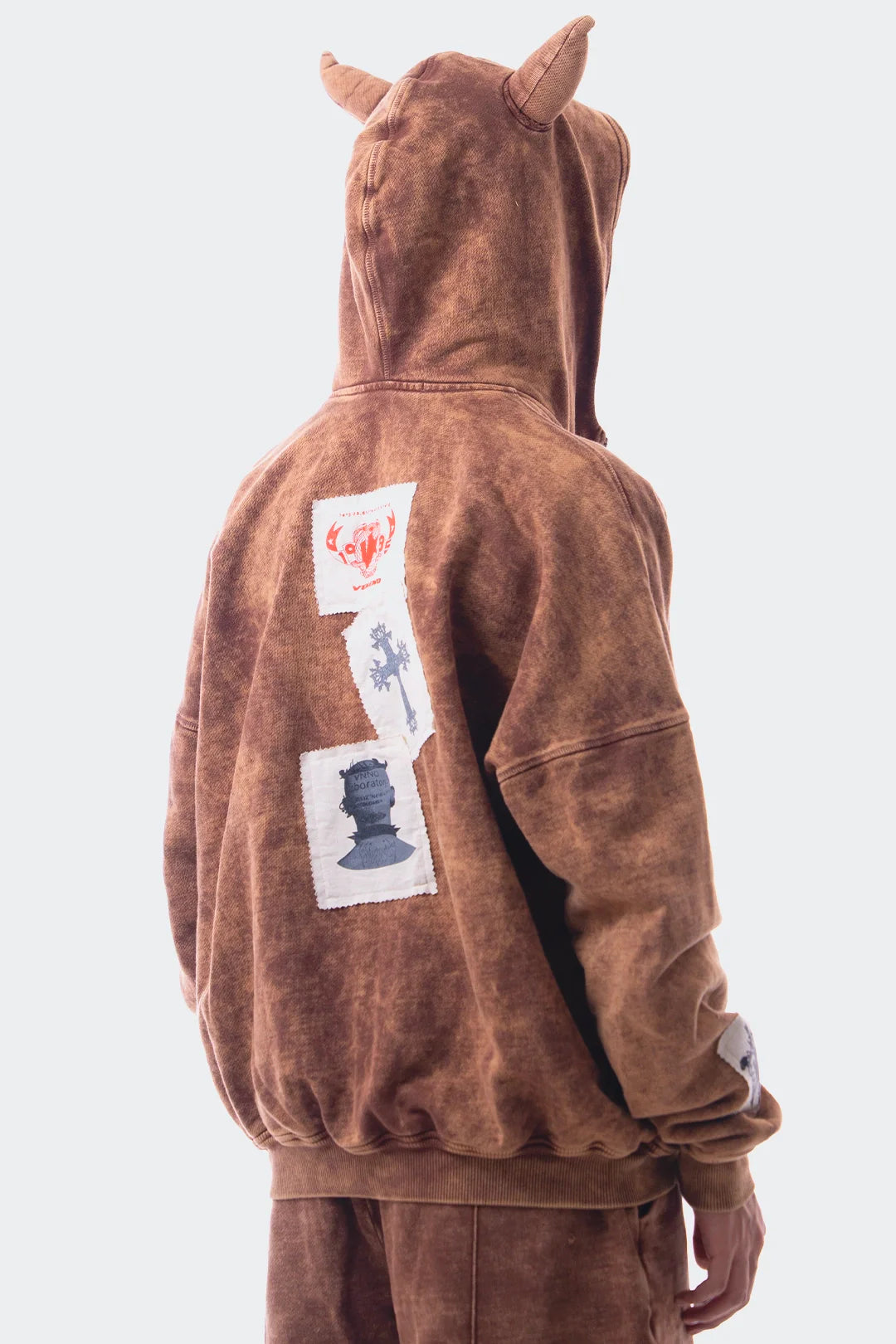 VENENO BUZO ZIPPER HORNS MARRON