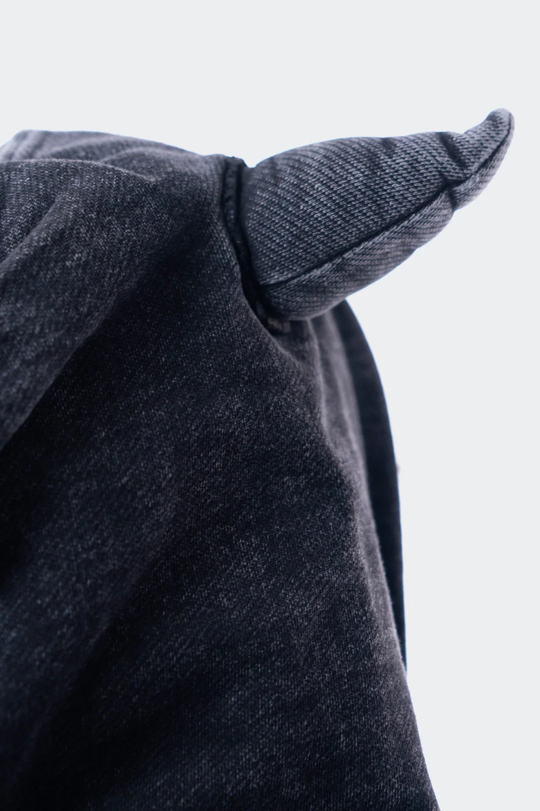 VENENO BUZO ZIPPER SHADOW HORNS