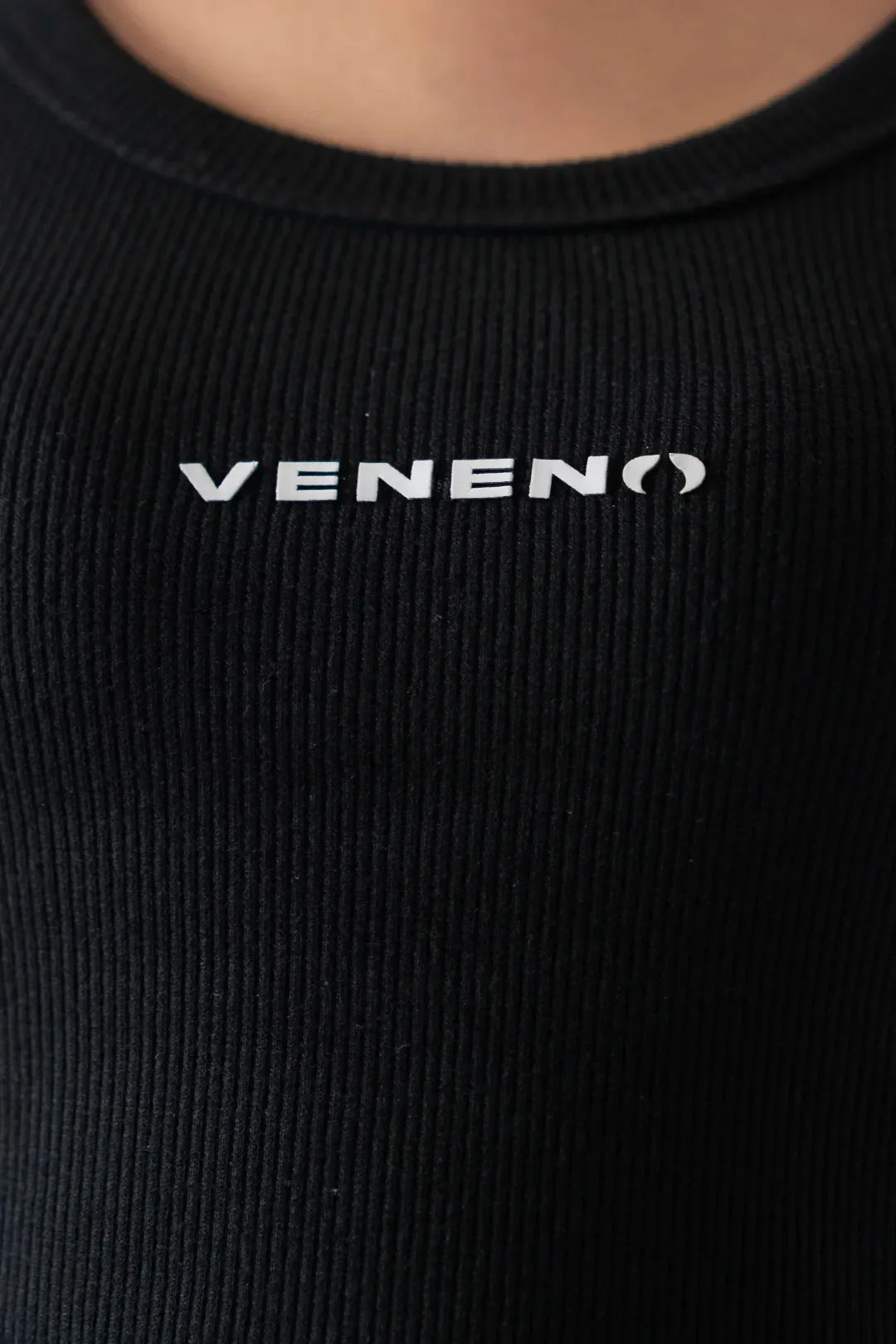 VENENO CROP ELEMENTALS - MUJER